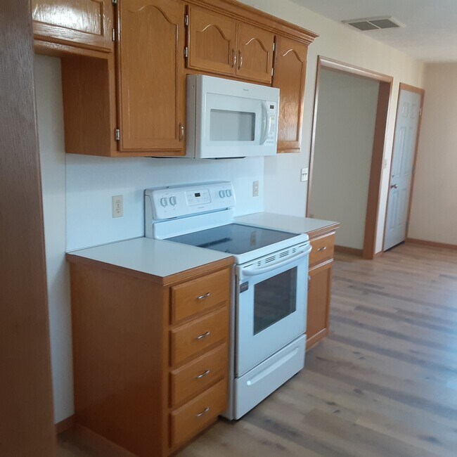 Foto del edificio - 236 N Foster Ave