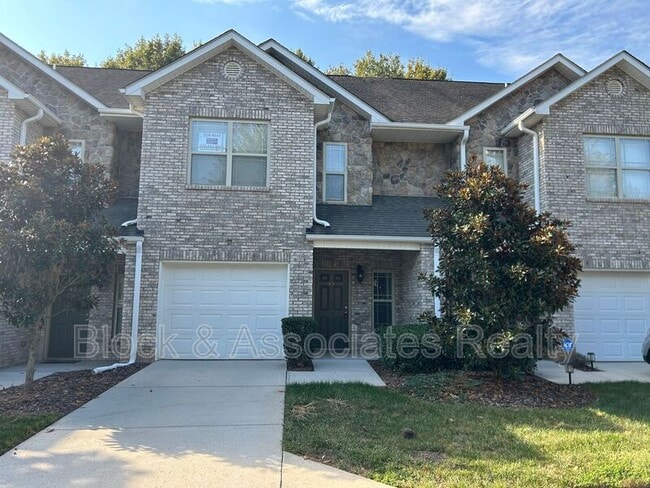 Building Photo - 45 Four Farms Cir