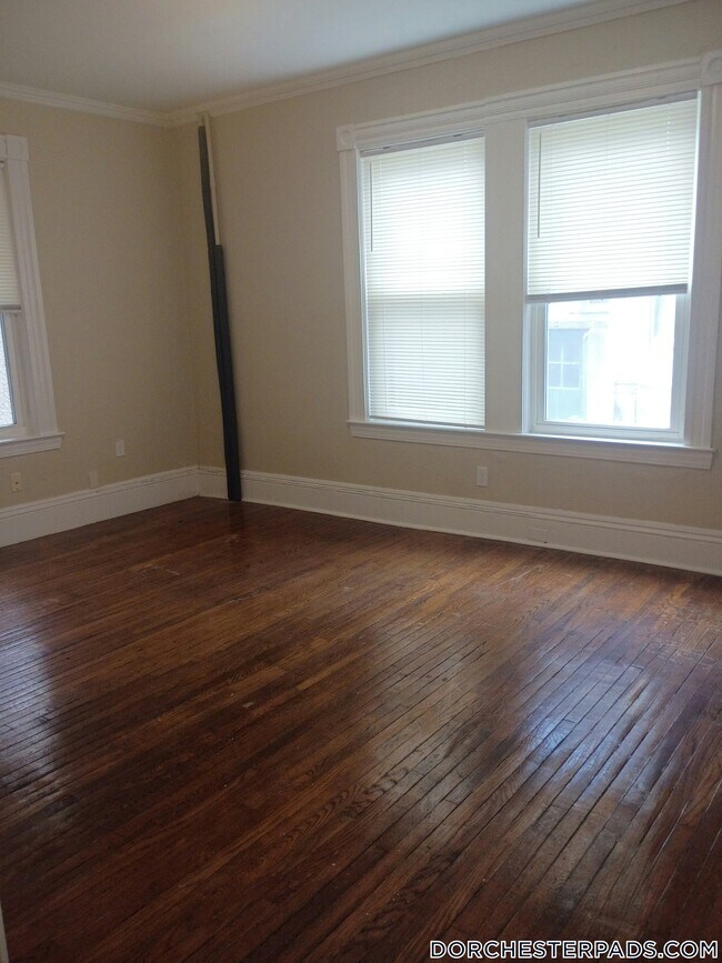Building Photo - 30 Wenonah St