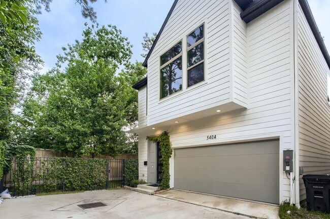 Building Photo - 540 Janisch Rd