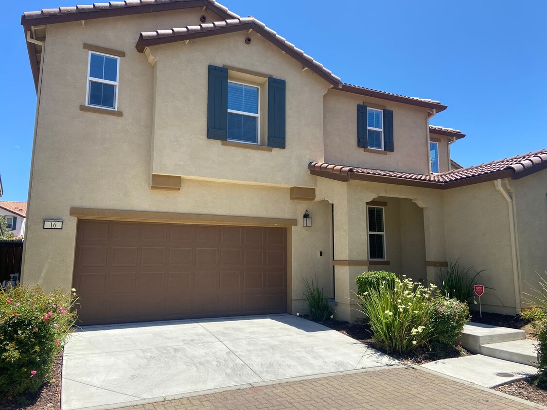 Foto principal - Spacious 4 Bedroom North Natomas Coming soon!