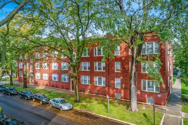 Building Photo - 5102 N Winchester Ave