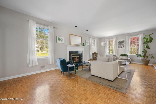Foto del edificio - 10 Old Forge Rd