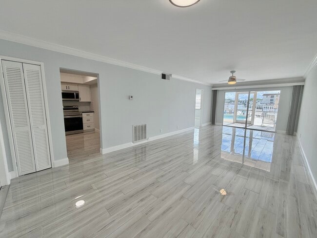Building Photo - 312 Northlake Dr