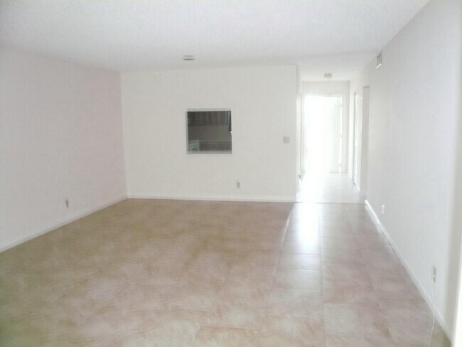 Foto del edificio - 442 Franconia Cir