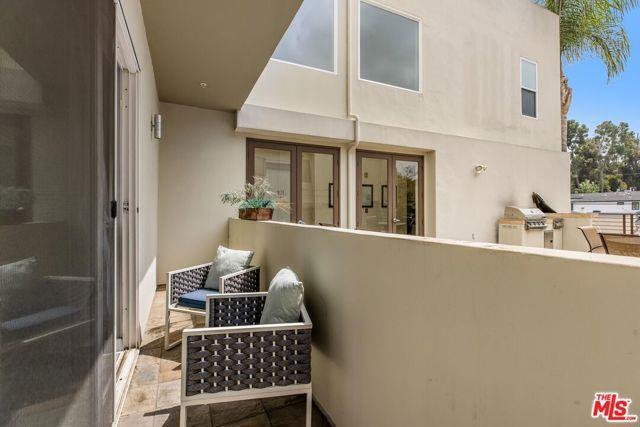 Foto principal - 11851 Laurelwood Dr