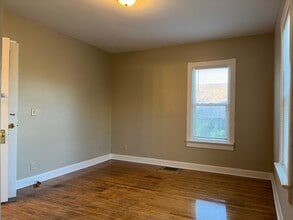 Building Photo - 814 E Lincoln Ave