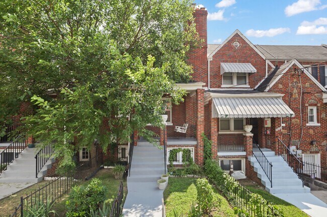 Foto del edificio - 5219 2nd St NW