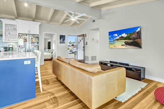 Foto del edificio - 6641 Birchwood St