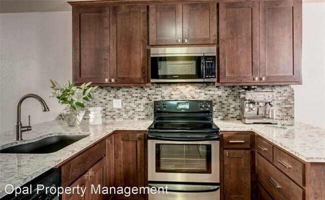Building Photo - 2 br, 2 bath House - 11600 100th Avenue No...