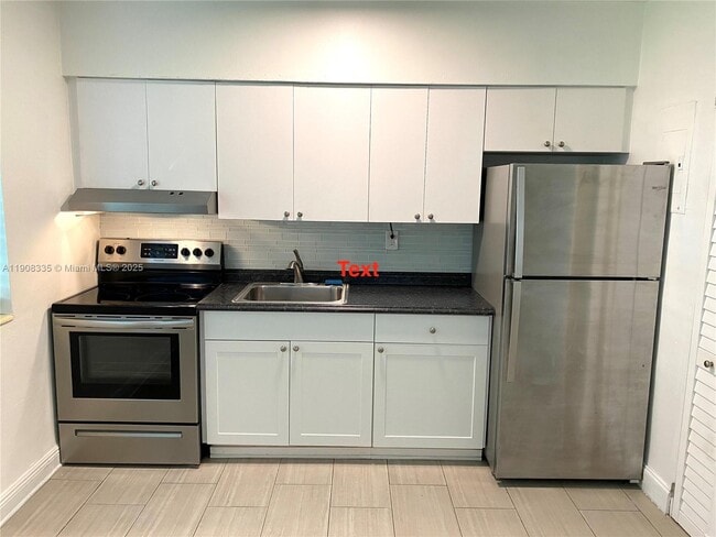 Foto del edificio - 578 NE 62nd St