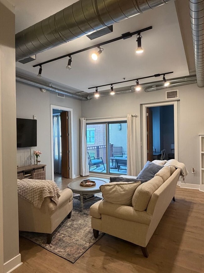 Two Bed/Two Bath Condo in Downtown - Two Bed/Two Bath Condo in Downtown