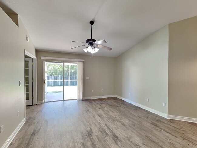 Building Photo - 27331 Coral Springs Dr