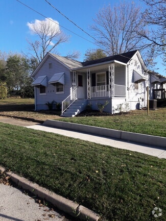 Building Photo - 220 Broadway Ave