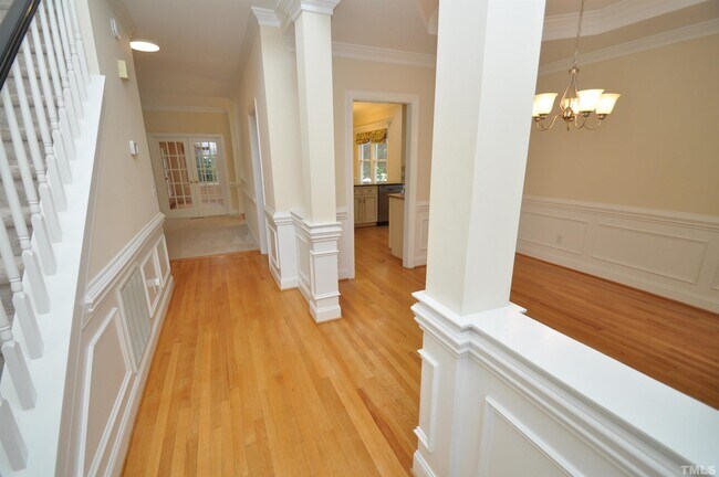 Foto del edificio - 2000 Charlion Downs Ln