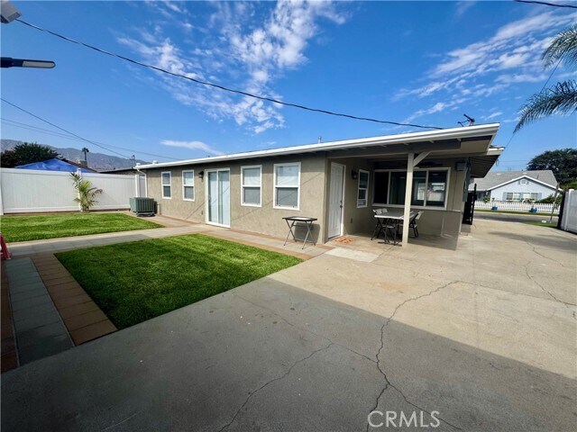 Building Photo - 1065 S Prospero Dr