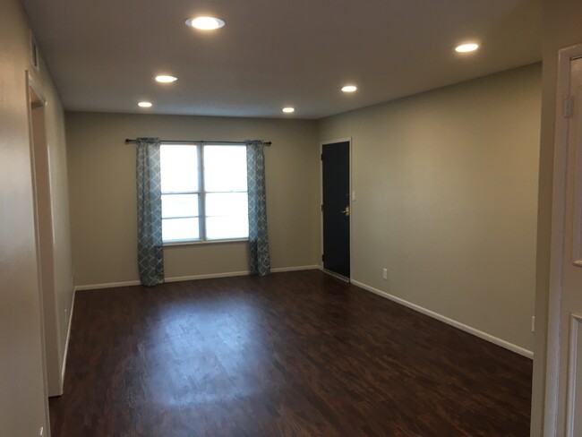 Spacious Living Area with recessed lighting - 4715 SE Adams Blvd