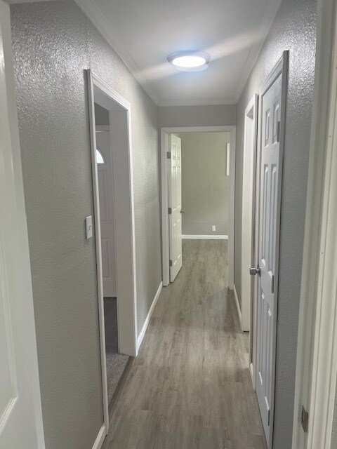 Building Photo - 7 E Sunset Dr