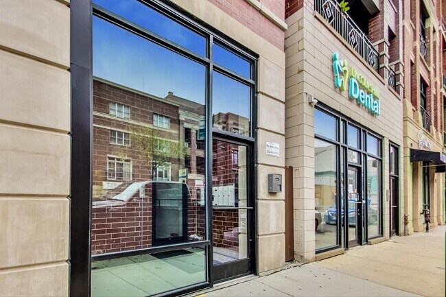 Foto del edificio - 2618 N Halsted St