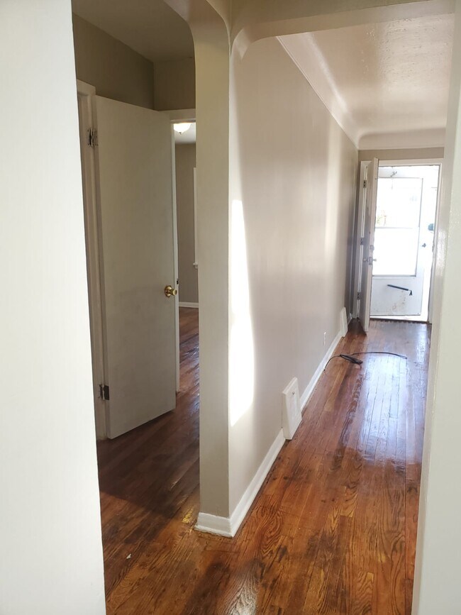 Foto del edificio - 4306 E 162nd St