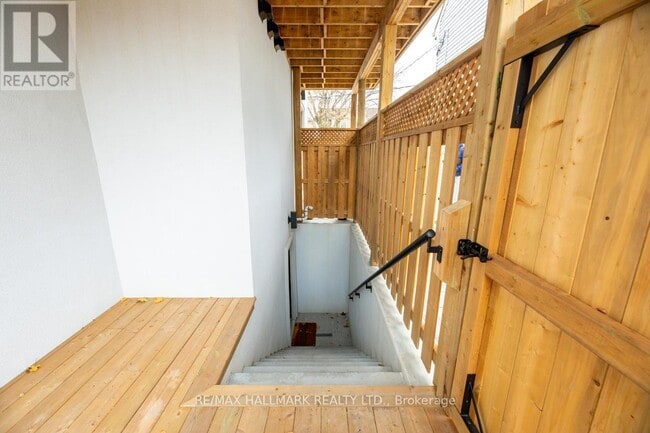 Building Photo - 6 Luttrell Ave