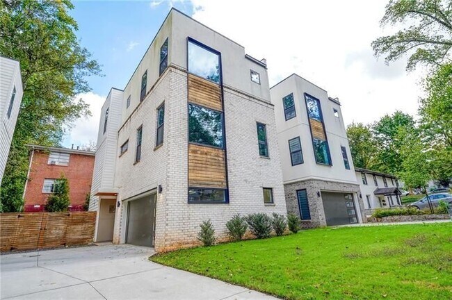 Foto del edificio - 829 Barnett St NE