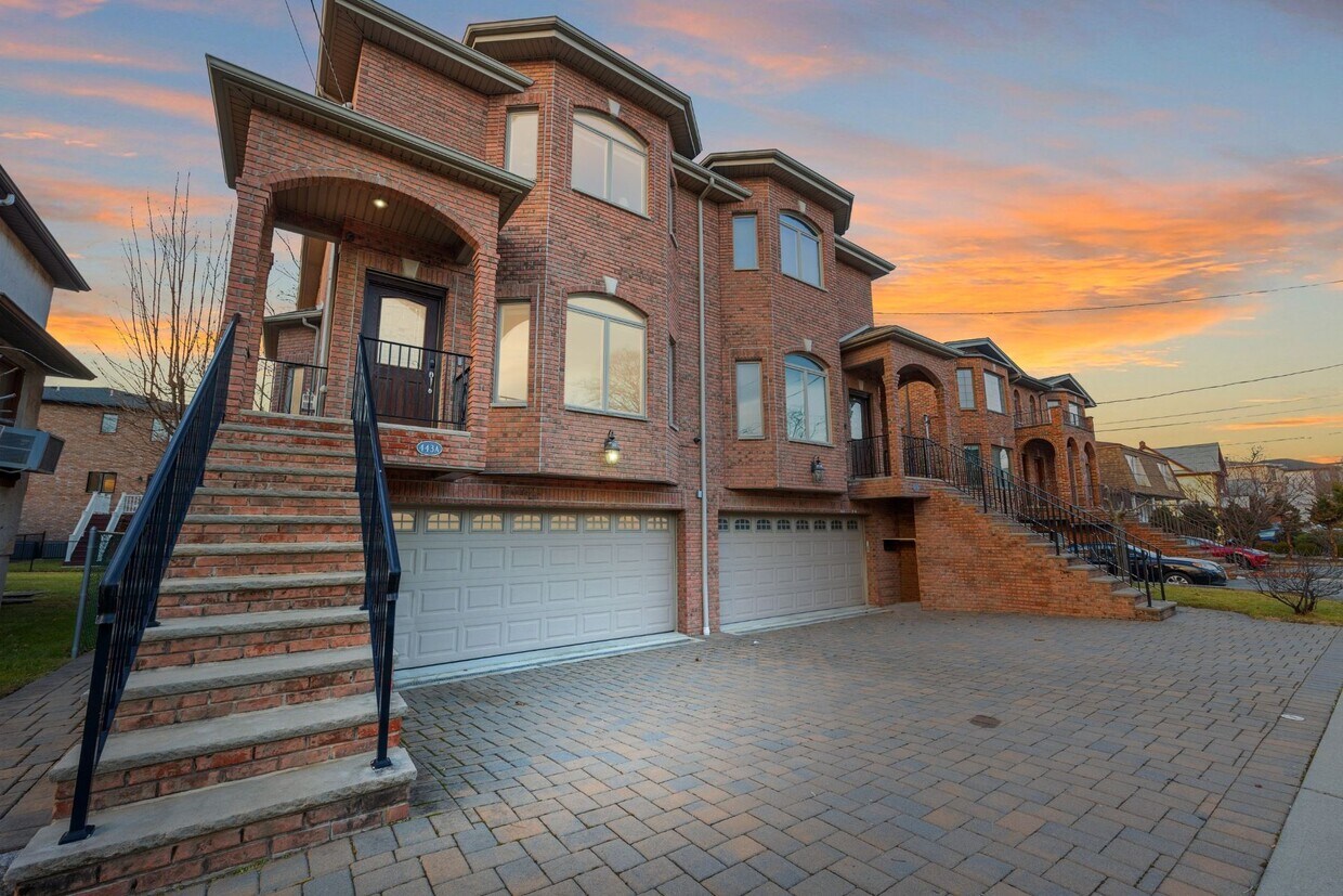 443A 1st St, Palisades Park, NJ 07650 House Rental in Palisades Park