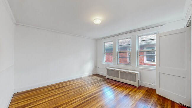 Foto del edificio - 100 Colborne Rd