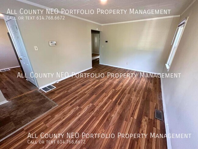 Building Photo - Meticulously maintained SFH with 3 bedroom...
