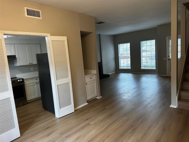 Foto del edificio - 11710 Southlake Dr