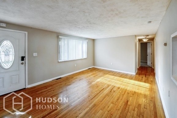 Building Photo - AVAILABLE NOW! - 776 Fairway Dr, Cincinnat...