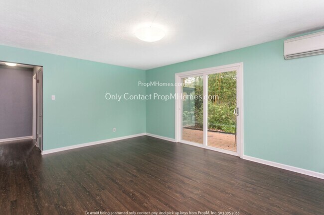 Foto del edificio - Lovely Two Bedroom Duplex In North Portland W/ Beautiful Backyard!