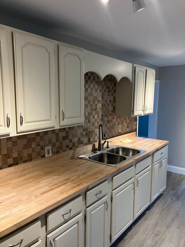 981 China Rd, Winslow, ME 04901 House Rental in Winslow, ME