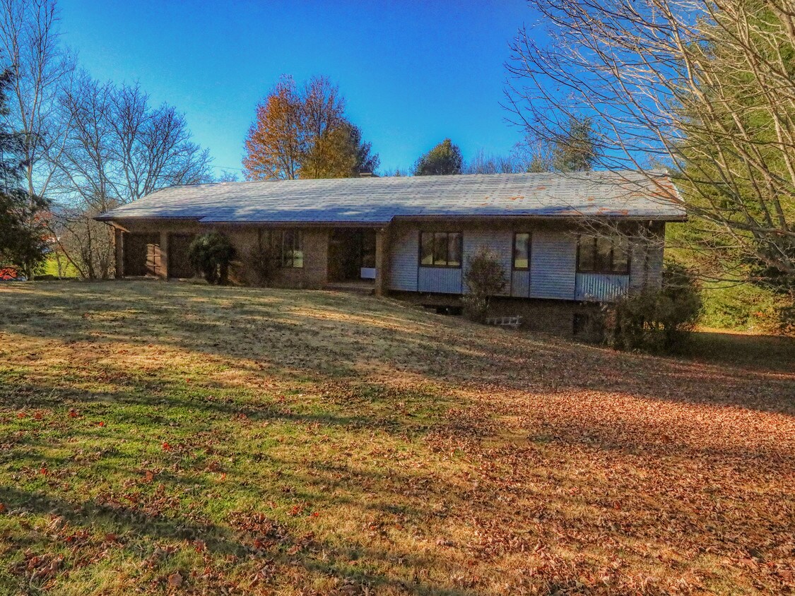 Primary Photo - 1753 Ratcliff Cove Rd