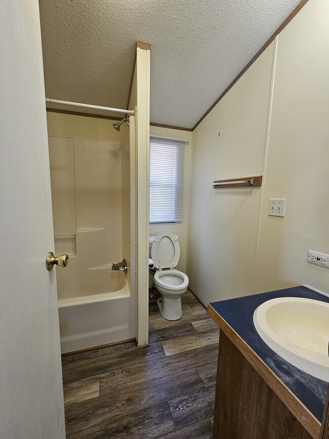 Building Photo - 146 Rodeo Dr