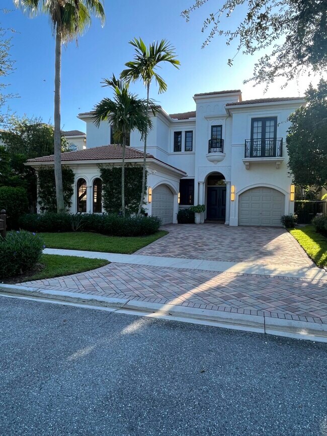 Building Photo - 17921 Villa Club Way