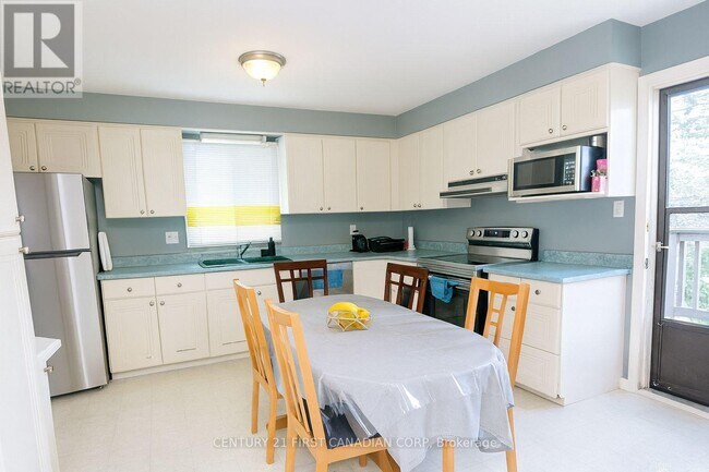 Building Photo - 46 Comox Ct