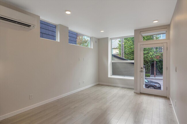 Foto del edificio - 503 NE 72nd St