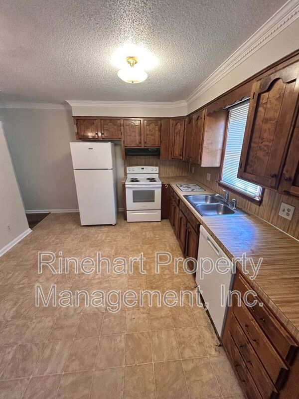 Foto del edificio - 480 Willowspring Ln
