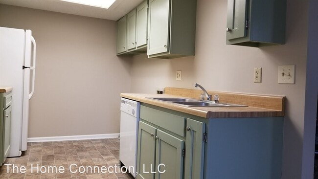 Building Photo - 8201 N Stoddard Ave