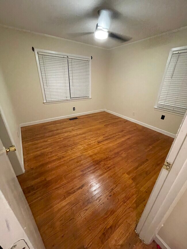 Foto del edificio - 2779 Hillcrest St NE