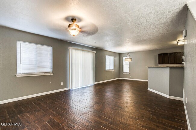 Foto del edificio - 14069 Tierra Delfin Dr