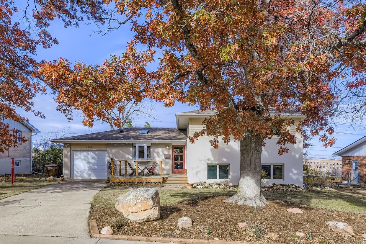 Primary Photo - BEAUTIFUL 3 Bed 2 Bath Home in Boulder-Ava...