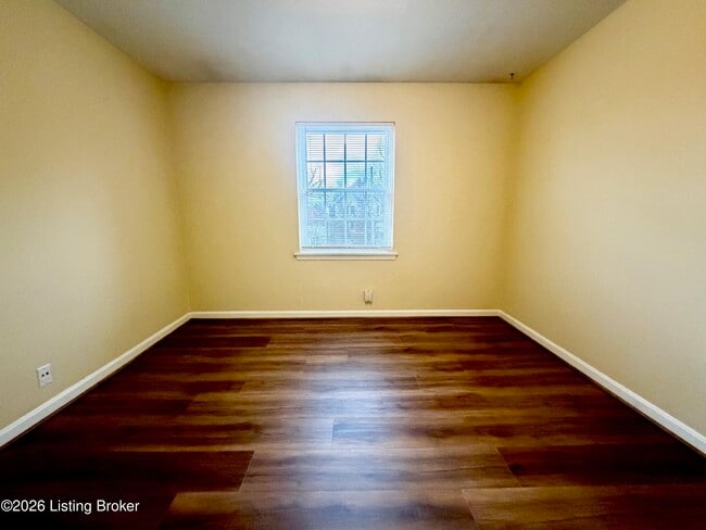 Building Photo - 2214 Sherwood Ave