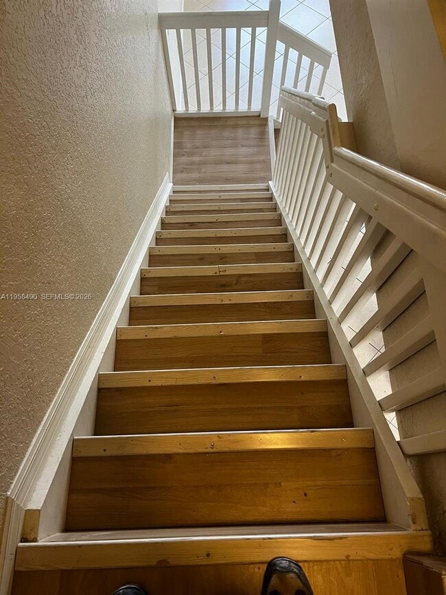 Building Photo - 1909 Hibiscus Ln