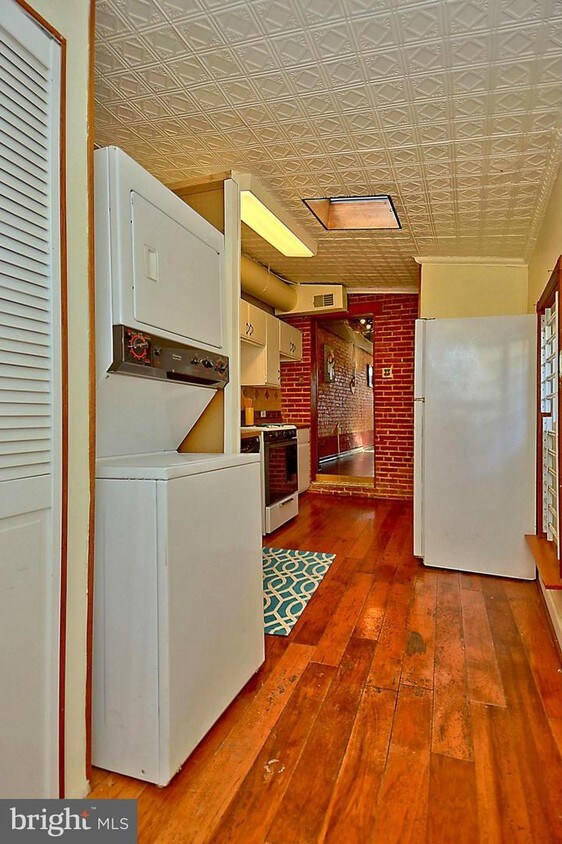 Primary Photo - 338 S Collington Ave