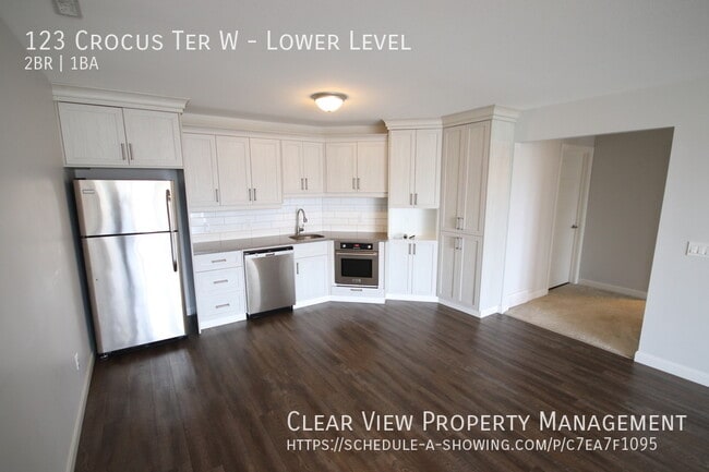 Building Photo - ? Spacious 2-Bedroom Basement Suite ** Sho...