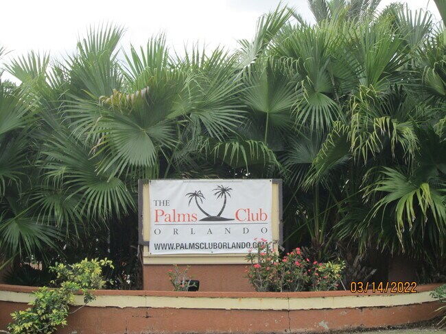 El condominio Palms Club - 5554 Metrowest Blvd