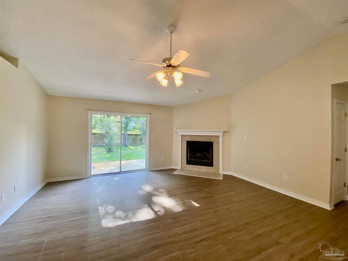 1550 Oakhill Rd Gulf Breeze FL - 1550 Oakhill Rd Gulf Breeze Fl Primary Photo 