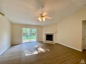 Building Photo - 1550 Oakhill Rd
